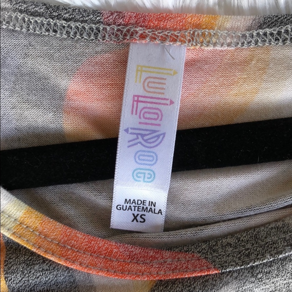 LULAROE Abstract Geometric 3D Swirl Perfect Tee - Picture 2 of 5